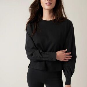 NWT Athleta Black Harlow Hybird Top - Sz Small
Casual/ Work day